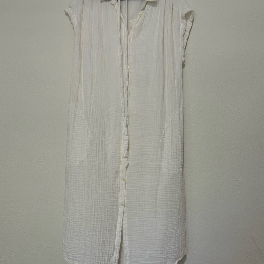 Old Navy White Sleeveless Dress